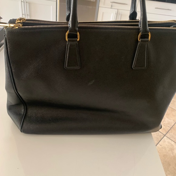 Prada Bag - Picture 5 of 8